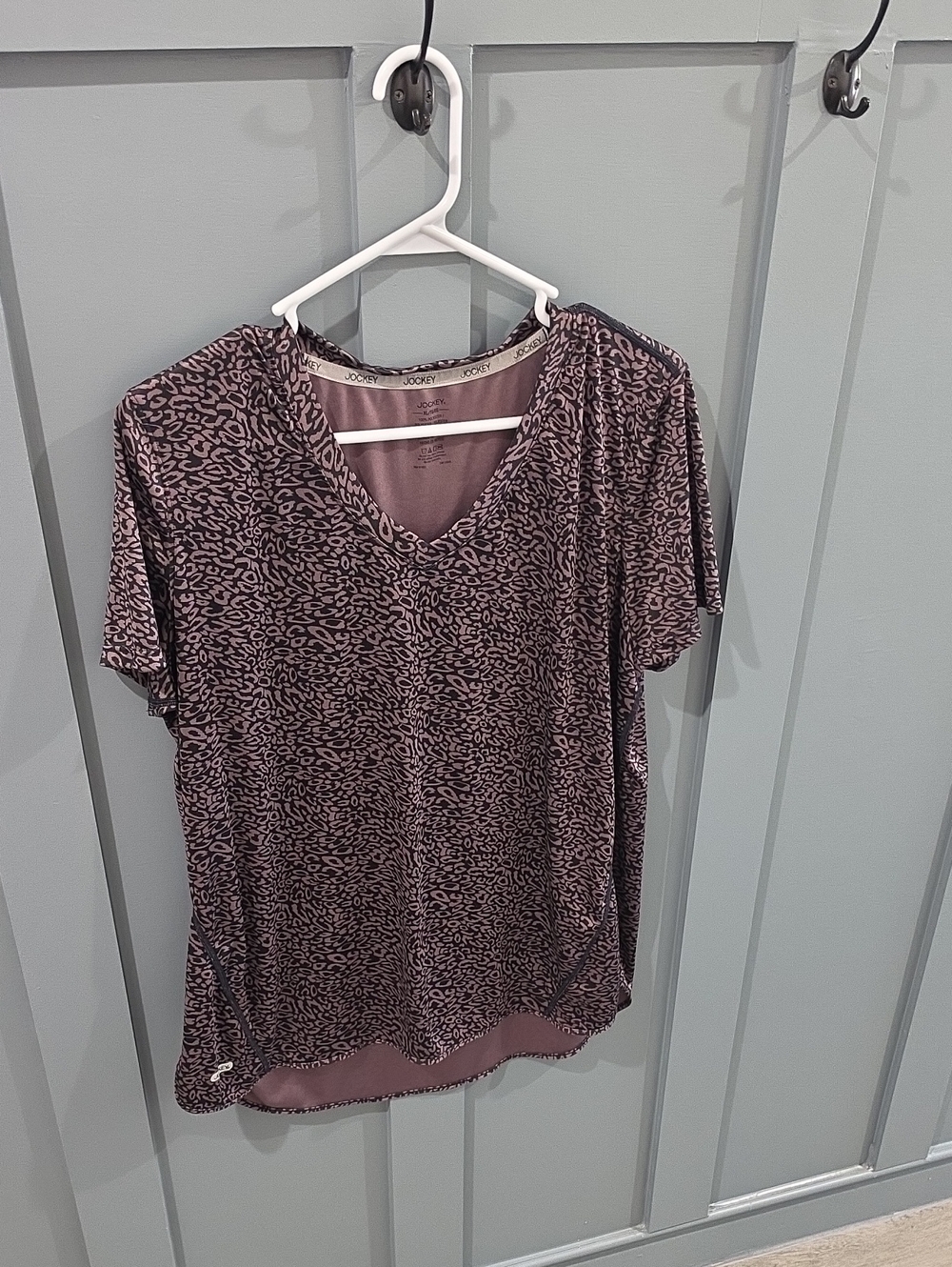 Jockey Mauve Leopard Print V-Neck Short Sleeve Top
